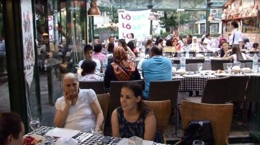 L&ouml;sev Aile Ve Bağış&ccedil;ılarla İftar Yemeğinde Bir Araya Geldi