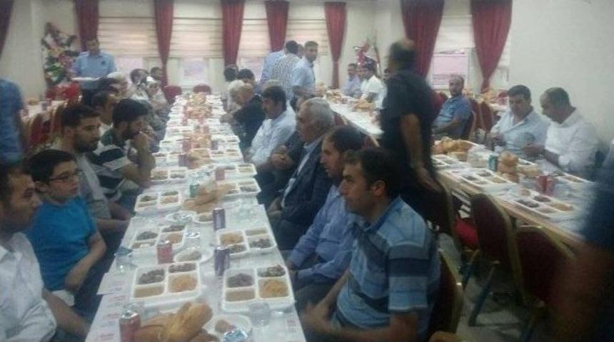 Erciş Belediyesi&rsquo;nden Esnafa Plaket