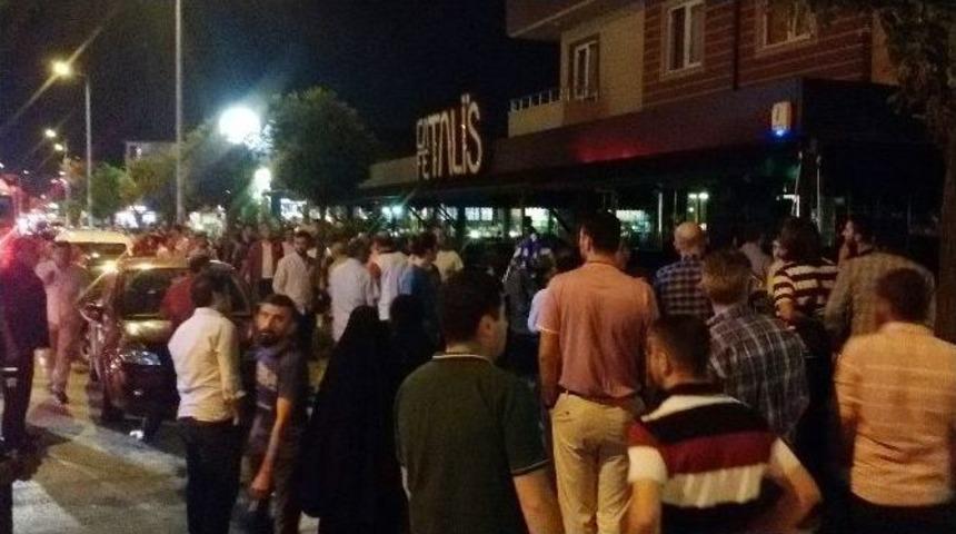 Sakarya&rsquo;da Kafede &Ccedil;ıkan Yangın Paniğe Neden Oldu