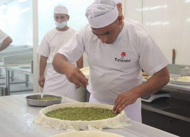 Her Gün Tonlarca Baklava Gaziantep’ten Yola Çıkıyor