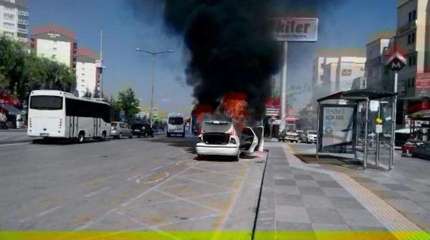 Otomobil B&ouml;yle Yandı