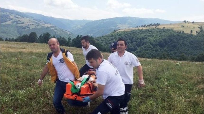 Kayalıklardan D&uuml;şen &Ccedil;ocuk, Ambulans Helikopterle Hastaneye Kaldırıldı