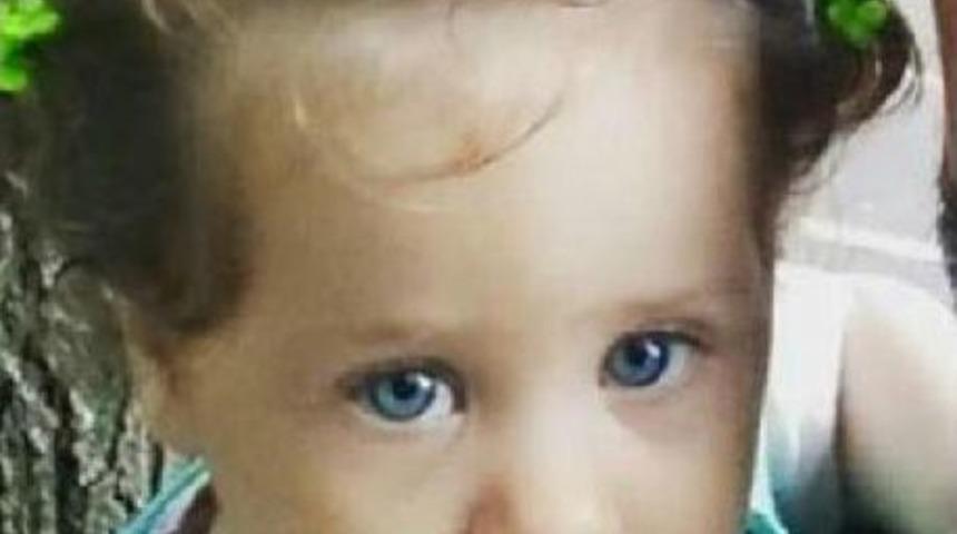 Minik Tuana Y&uuml;zme Havuzunda Can Verdi