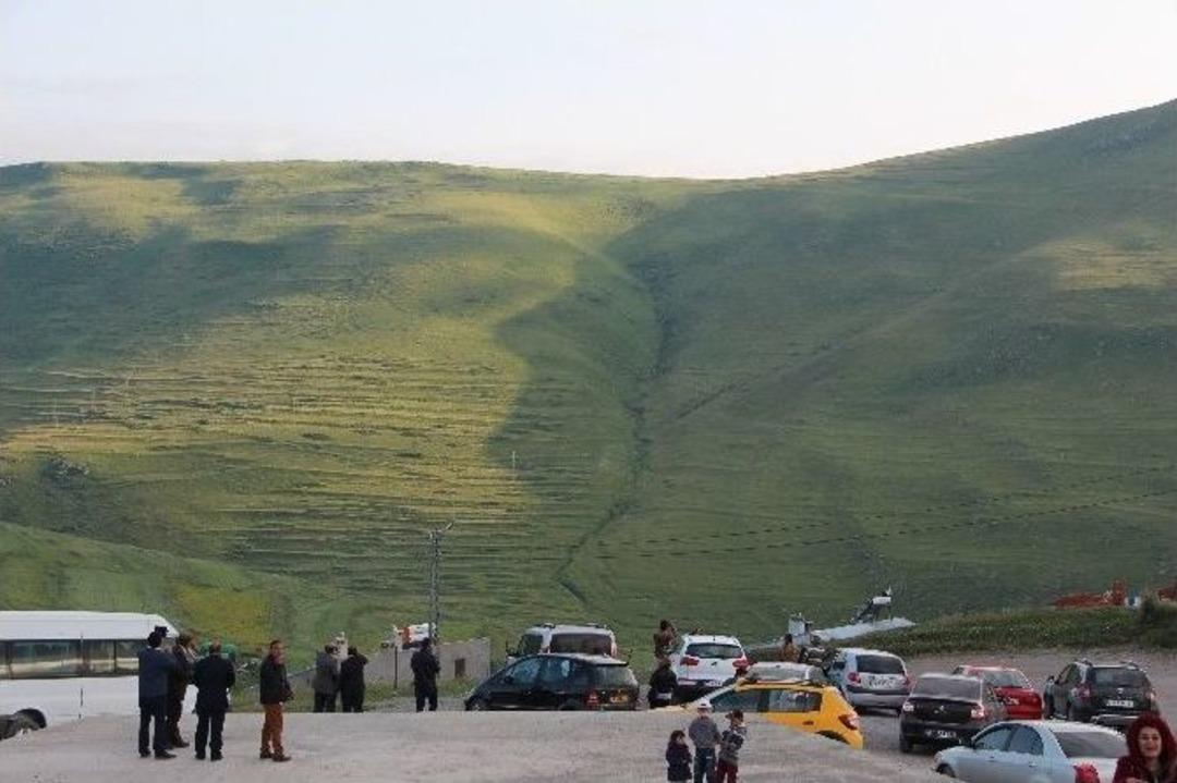 Ata&rsquo;nın Sil&uuml;etine Bulut Engeli