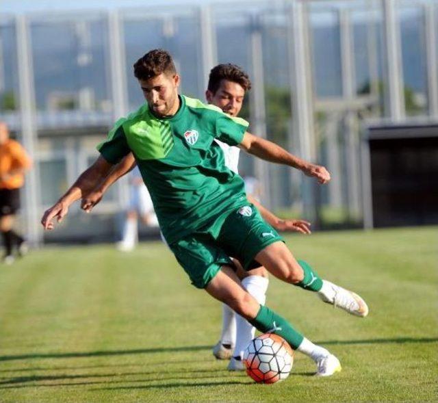 Bursaspor, Özel Maçta Yeşil Bursa'yı  2-0 Yendi