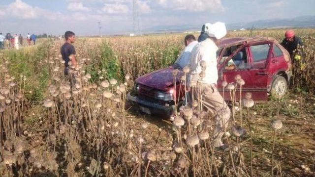 Kadın Sürücünün Kullandığı Otomobil Takla Attı: 2 Yaralı