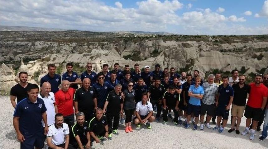 Kasımpaşa&rsquo;da Teknik Heyet Ve Futbolcular Kapadokya&rsquo;yı Gezdi