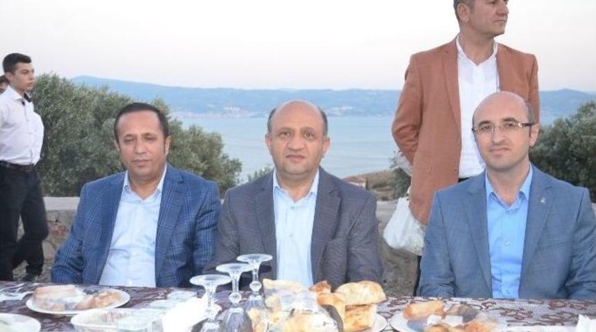 Bakan Işık, Dilovası&rsquo;nda İftara Katıldı