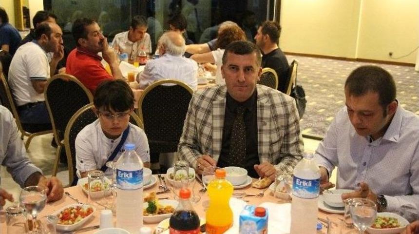 Samsun&rsquo;da Gazeteciler İftar Yemeğinde Bir Araya Geldi