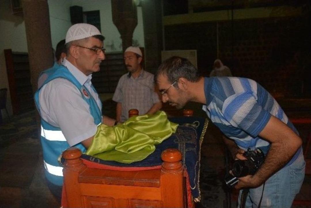 Yerel Siverek&rsquo;te Sakal-ı Şerif Ziyarete A&ccedil;ıldı