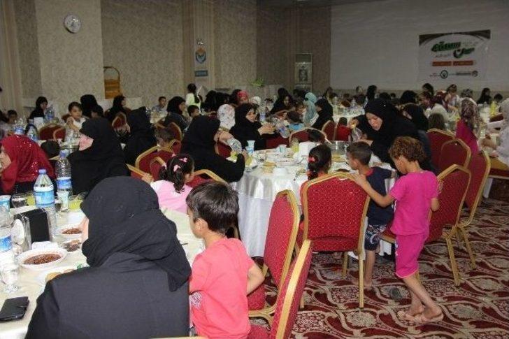 Bin Yetim Çocuğa İftar Yemeği Verildi G5