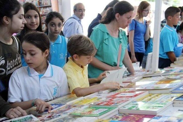 Bilge Çocuklar Kitap Ve Kültür Fuarı’nı Gezdi