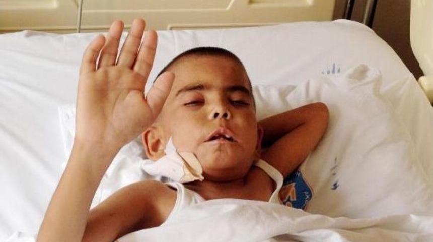 Yaşı Ve Kilosu 19 Olan Can, Nakille Diyalizden Kurtuldu