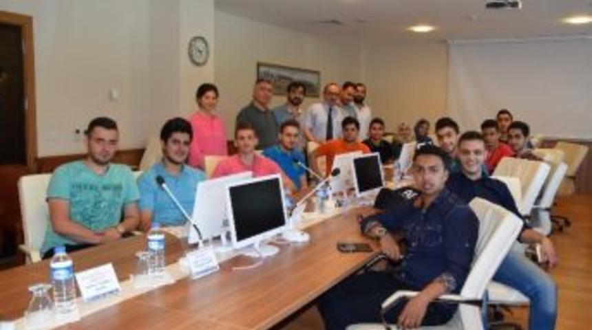 Yurt Dışında T&uuml;rk&ccedil;e &Ouml;ğrenmeye Geldiler