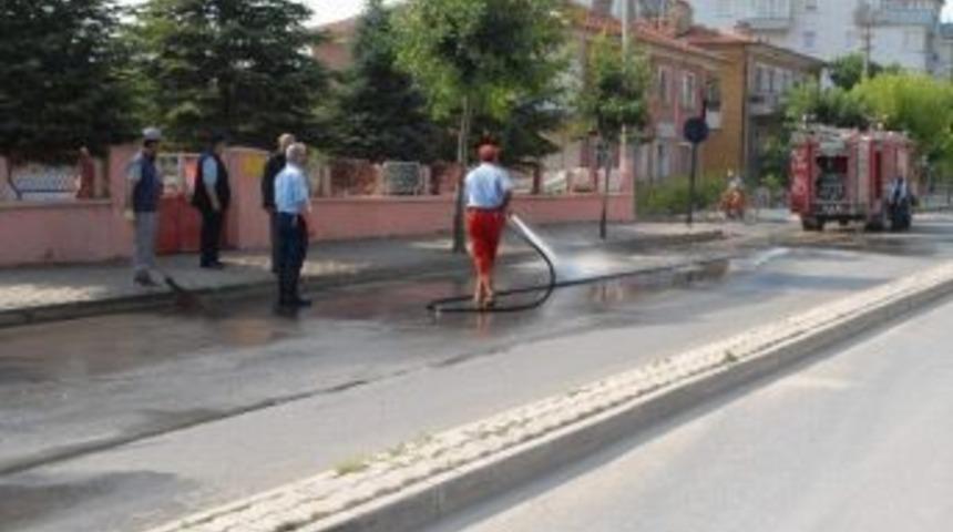 Bolvadin&rsquo;de Caddelerinde Genel Temizlik&rlm;