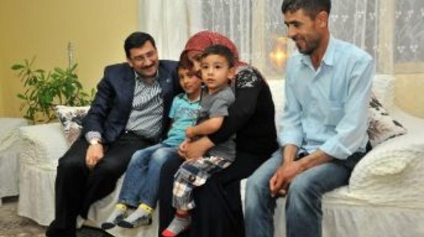 Başkan Ak, Keçiörenli’lerin Evlerine Misafir Oluyor