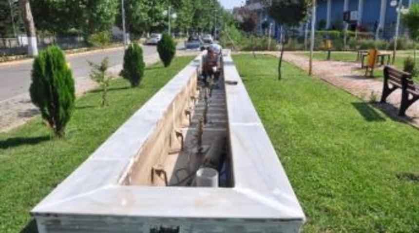 G&ouml;lbaşı Belediyesi&rsquo;nden S&uuml;s Havuzlarına Bakım