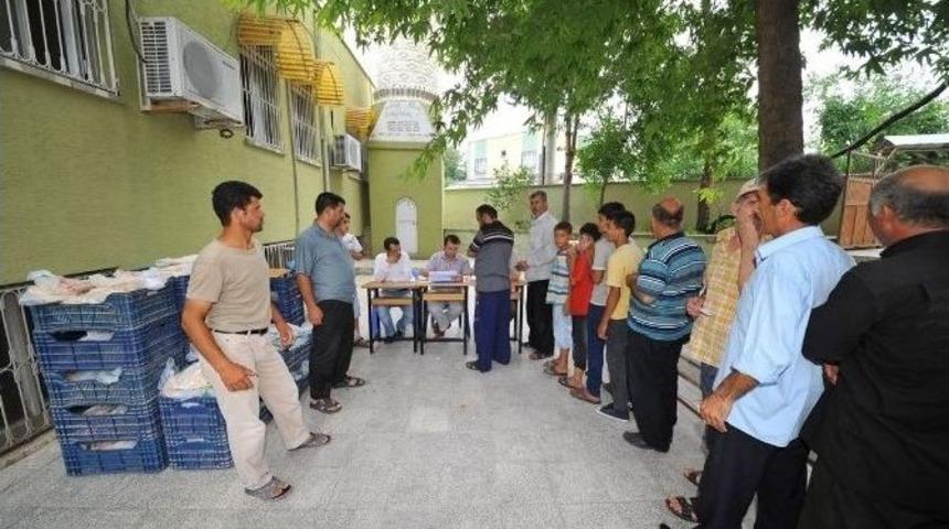 Almanya&rsquo;daki Hayırseverlerden Suriyelilere 3 Kamyon Yardım