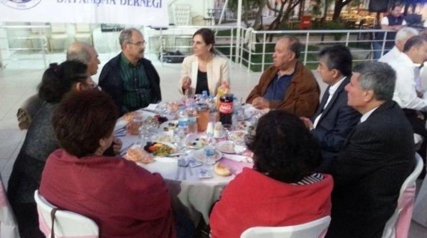 Sivrihisar&rsquo;ın Gelini Hemşerileriyle İftarda Buluştu