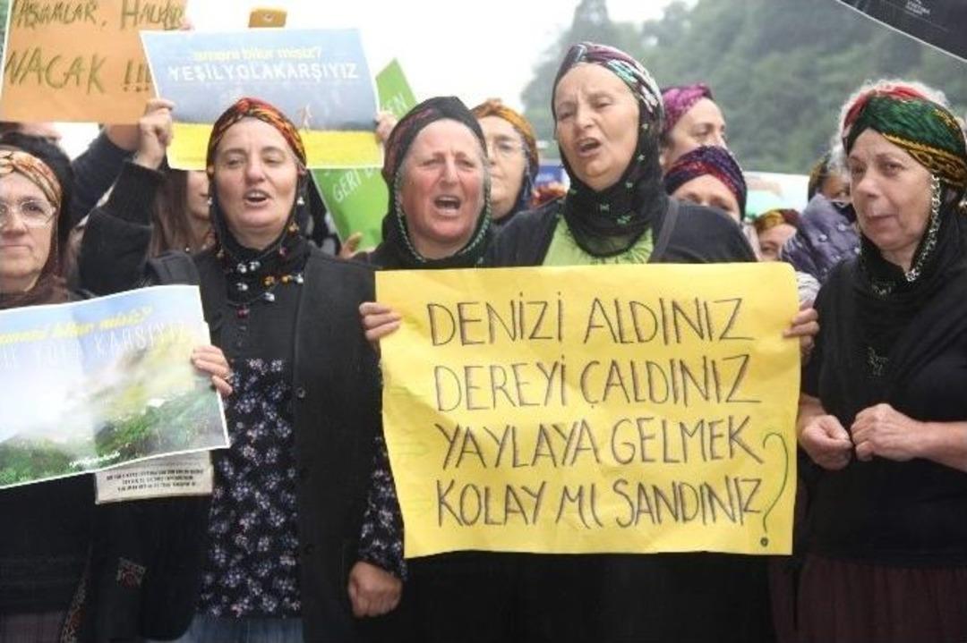 Rize&rsquo;de &rsquo;yeşil Yol&rsquo; Protestosu