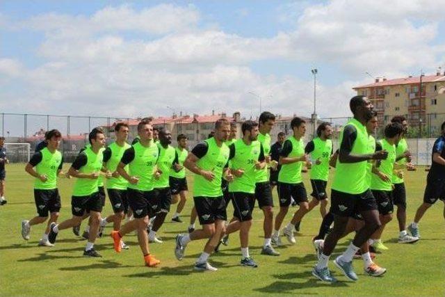 Akhisar Belediyespor 4 Yabancıyla Görüşüyor