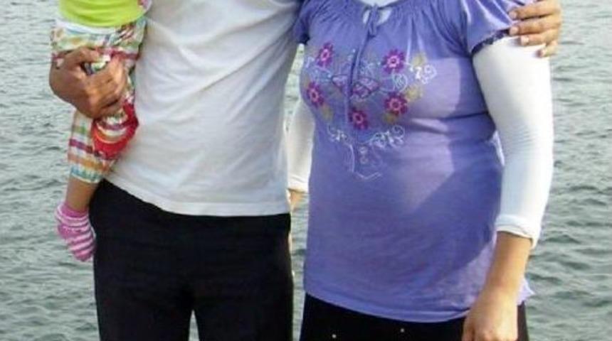 Eşi Ve &Ccedil;ocuğunu Otob&uuml;sle G&ouml;nderdi, Kendisi Kamyon Altında Can Verdi