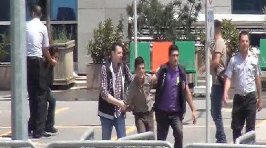 Adliye &Ouml;n&uuml;nde Polis M&uuml;dahalesi