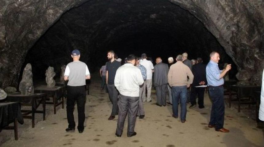 5 Bin Yıllık Tuz Mağarasına Hayran Kaldılar
