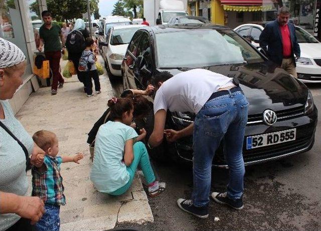 Otomobilde Sıkışan Kedi Sanayide Kurtarıldı