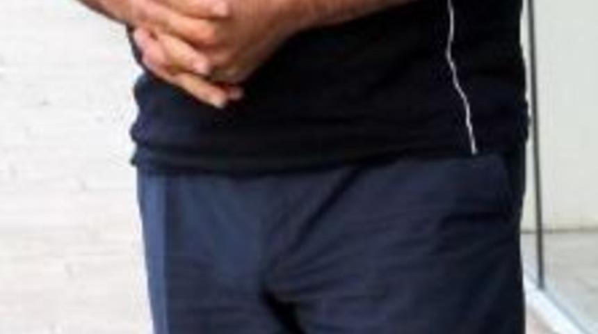 Telefon Aksesuarları Arasından Ka&ccedil;ak Sigara &Ccedil;ıktı