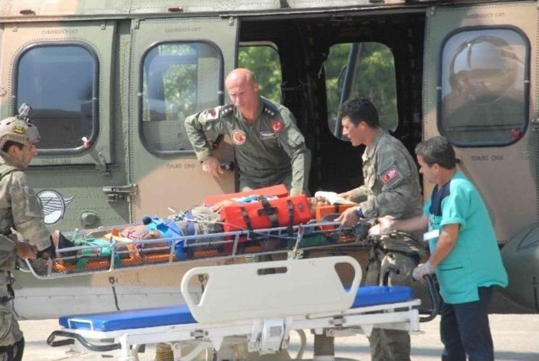 Kelebekler Vadisi&rsquo;nde Askeri Helikopterli Kurtarma Operasyonu