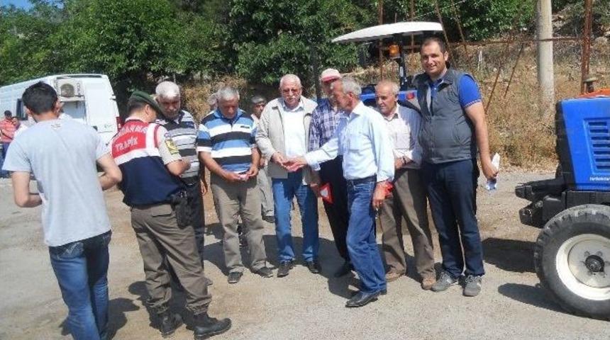 Jandarmadan Trakt&ouml;r Sahiplerine B&uuml;y&uuml;k Jest