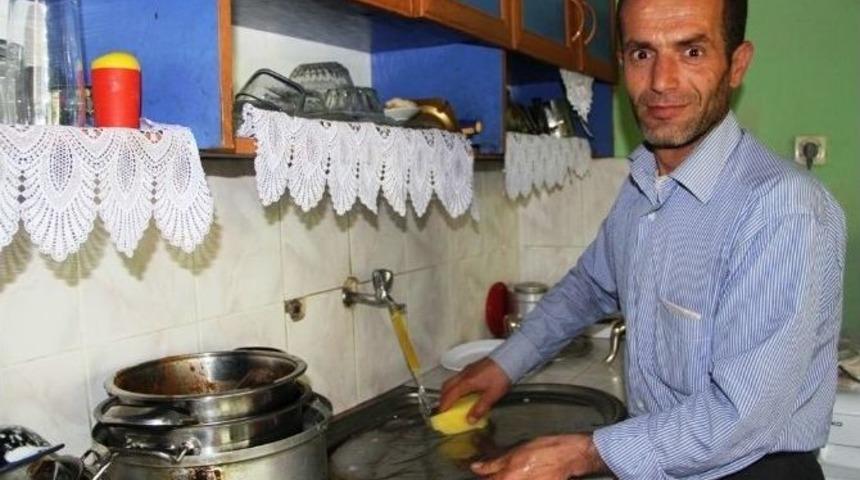 Fel&ccedil;li Annesi İ&ccedil;in Yardım Bekliyor