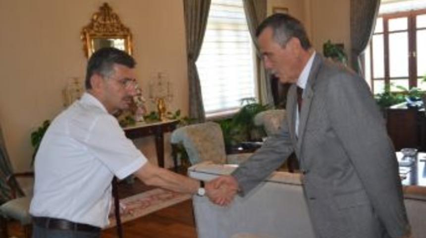 Turgutlu Kaymakamı Nazmi G&uuml;nl&uuml;&rsquo;den Vali Bektaş&rsquo;a Veda Ziyareti