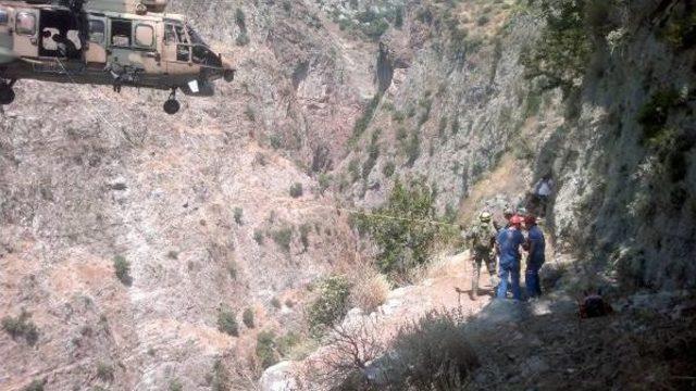 Kelebekler Vadisi'nde Mahsur Kaldı, Askeri Helikopterle Kurtarıldı