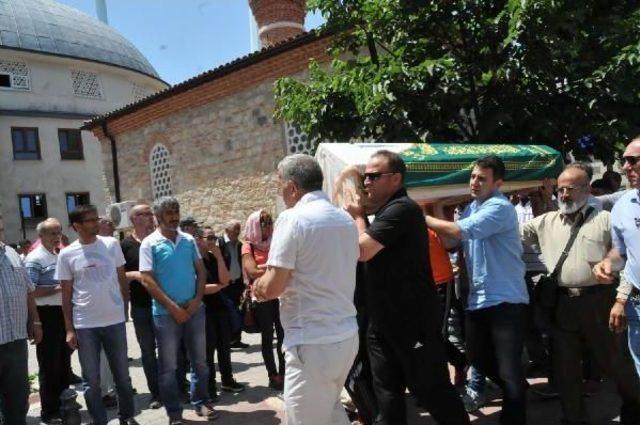 Tuğba Öğretmen, Yalova'da Gözyaşlarıyla  Toprağa Verildi