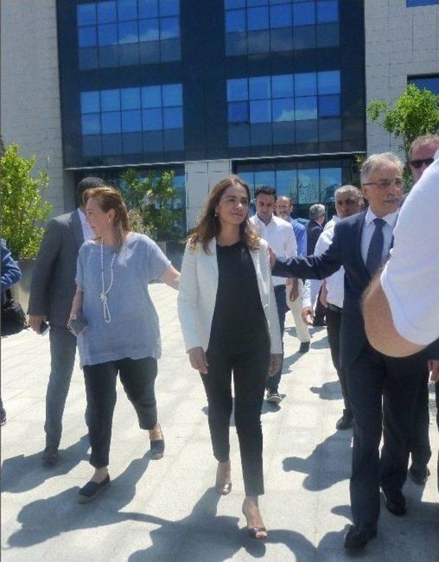 Chp’li Gamze İlgezdi Ve Eşinden Suç Duyurusu