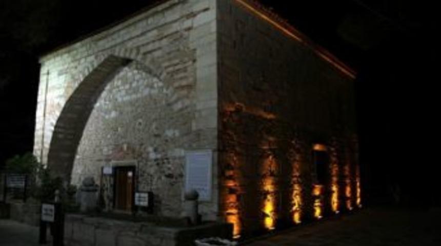 Yunus Emre T&uuml;rbesi Işıl Işıl Oldu