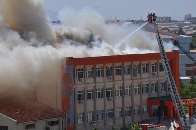 Karaman'da Fen Fakültesi'nde Yangın