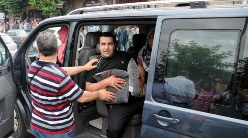 Tokat'ta Trafikte Bı&ccedil;aklı Kavga: 2 Yaralı