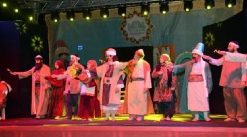 Yunus Emre&rsquo;nin Hayatı Sahneye Taşındı