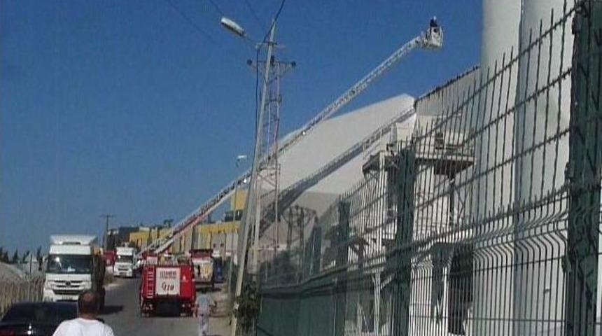 Tuzla’da Ham Madde Üreten Fabrikada Yangın