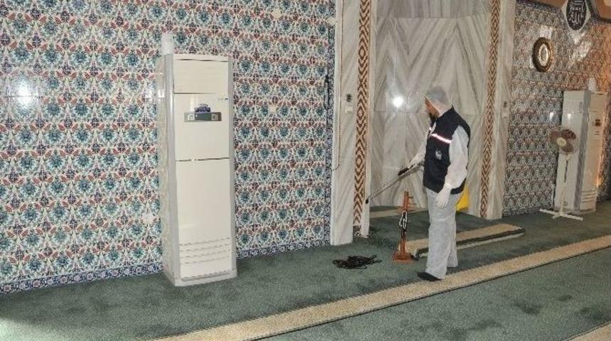 Ke&ccedil;i&ouml;ren&rsquo;de İbadethaneler Bayrama Hazır