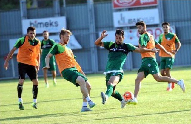 Bursaspor Yoğun Tempoda Çalışıyor