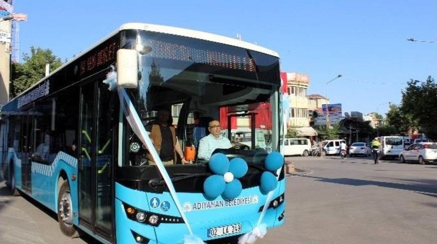 Belediye Başkanı Otob&uuml;s Şof&ouml;rl&uuml;ğ&uuml; Yaptı