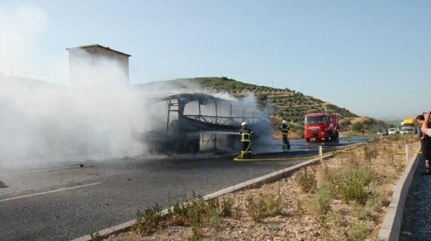 Yolcu Otob&uuml;s&uuml;nde Yangın
