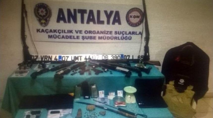 Antalya&rsquo;da Su&ccedil; &Ouml;rg&uuml;t&uuml; Operasyonunda 9 Tutuklama