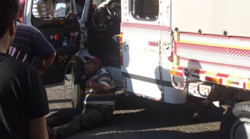 Kamyonetin &Ccedil;arptığı &Ccedil;ocuk Ağır Yaralandı