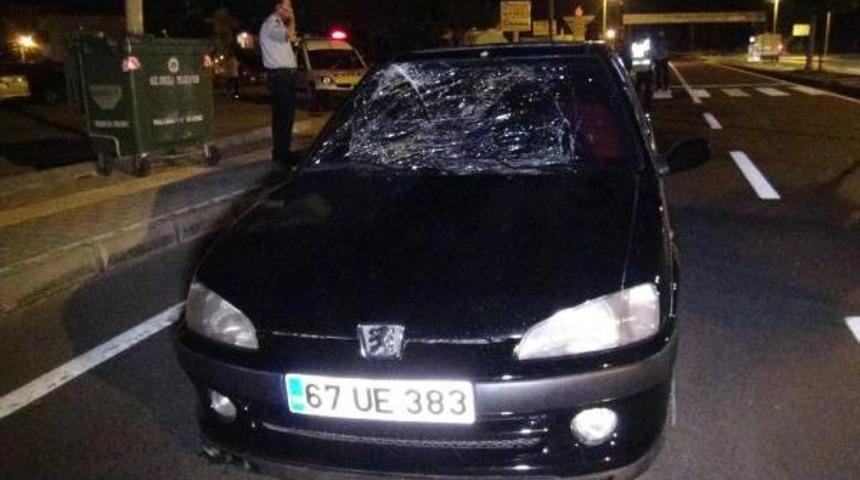 Yaya Ge&ccedil;idinde Otomobilin &Ccedil;arptığı Kadın Ağır Yaralandı