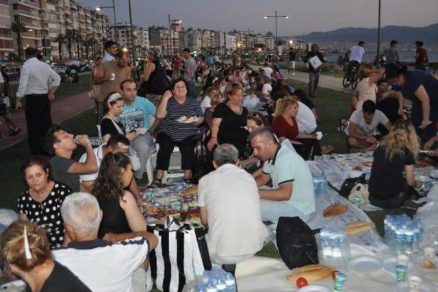 İzmir'de 'hoşgörü Sofrası' Kuruldu